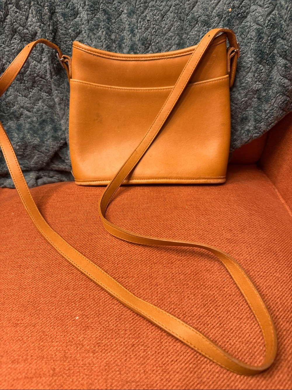 Vintage Coach Equestrian 9802 Camel Leather Crossbody Authentic - Picture 2 of 10